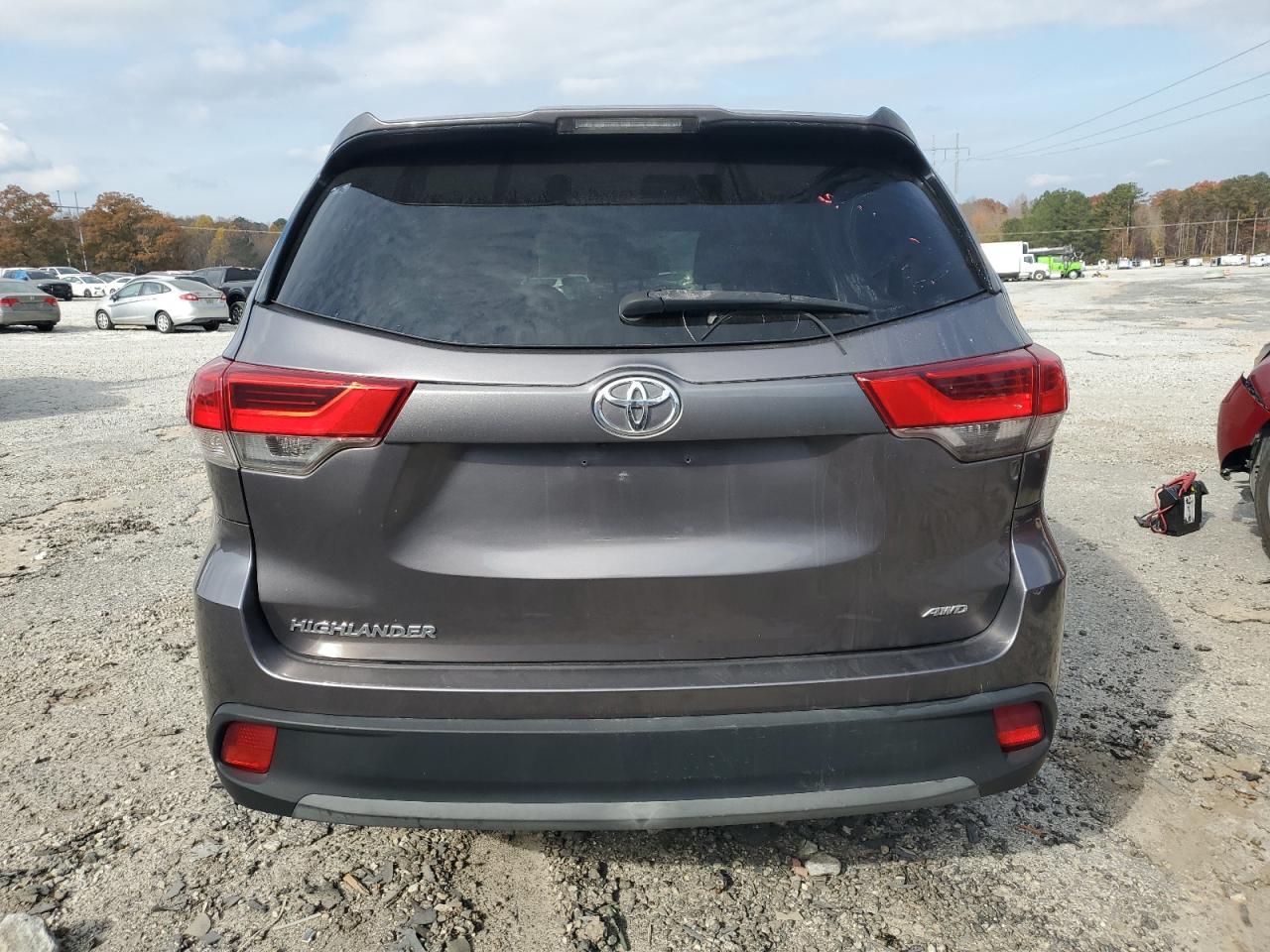 2017 Toyota Highlander Le VIN: 5TDBZRFH8HS455140 Lot: 93815175