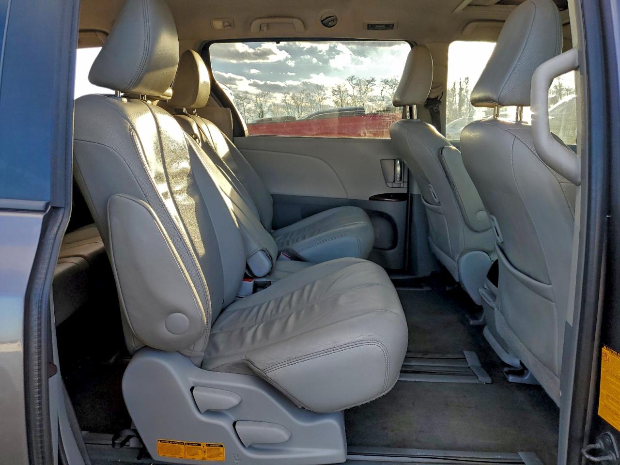 2013 Toyota Sienna Xle VIN: 5TDYK3DC8DS354225 Lot: 93317965