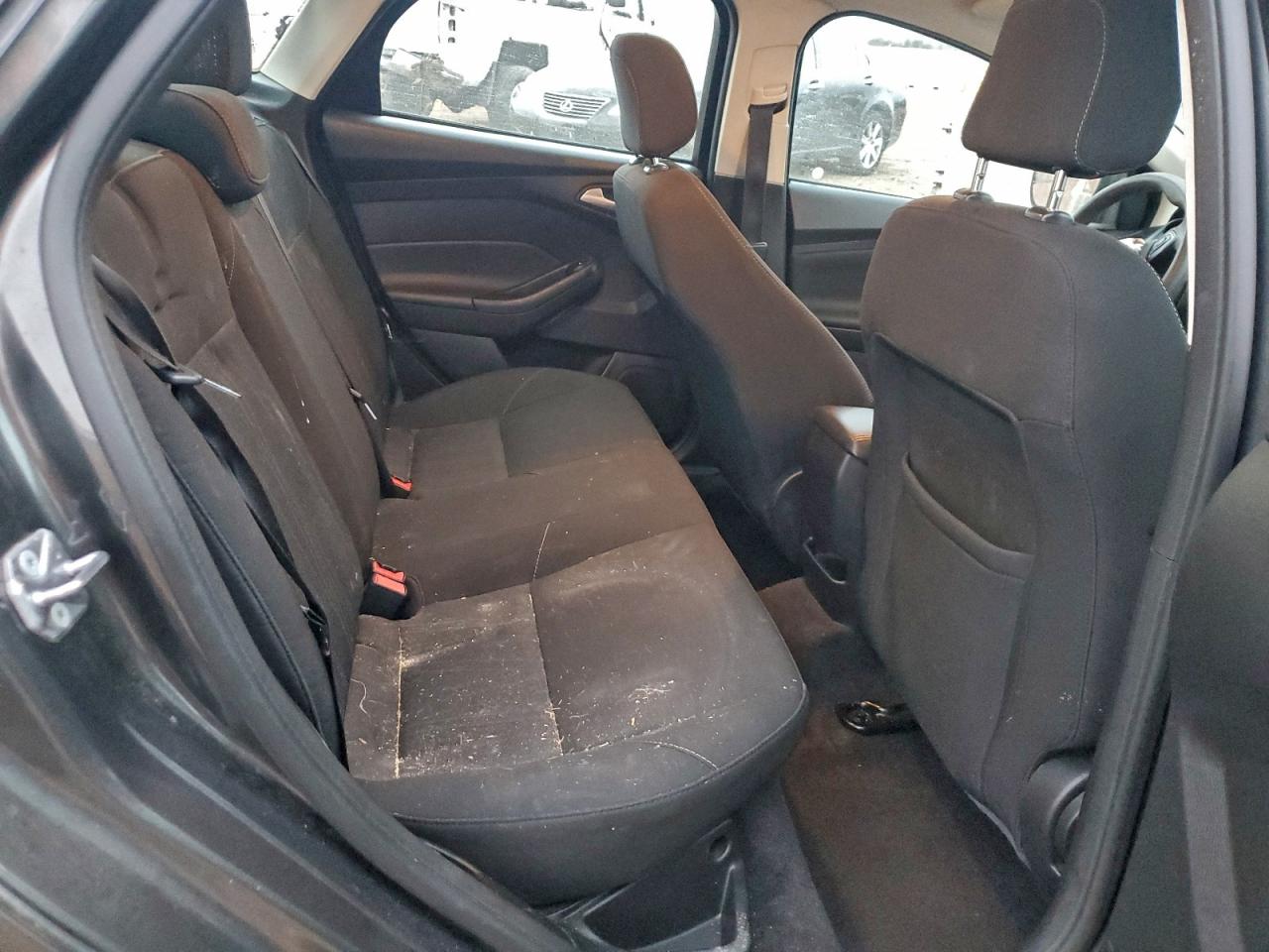 2018 Ford Focus Se VIN: 1FADP3F27JL246959 Lot: 94420205