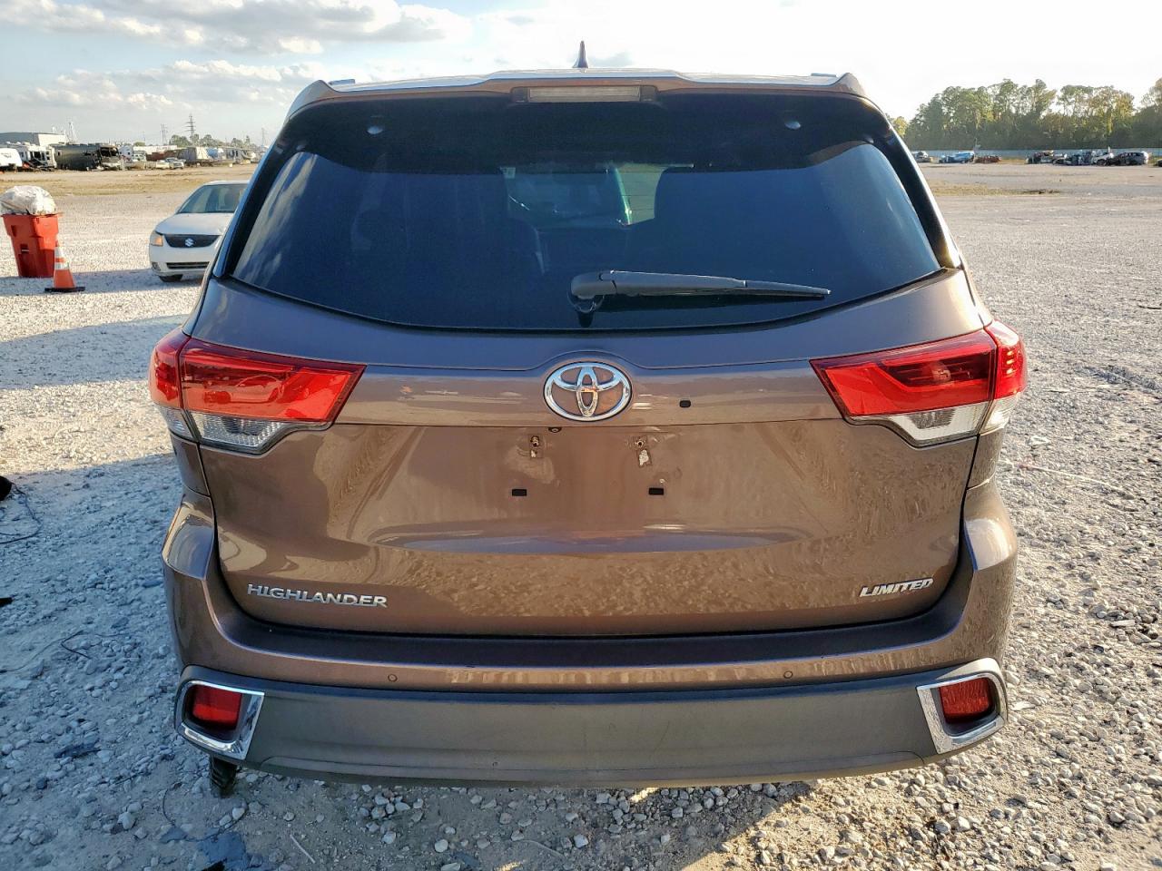 2017 Toyota Highlander Limited VIN: 5TDYZRFH6HS218155 Lot: 91070555