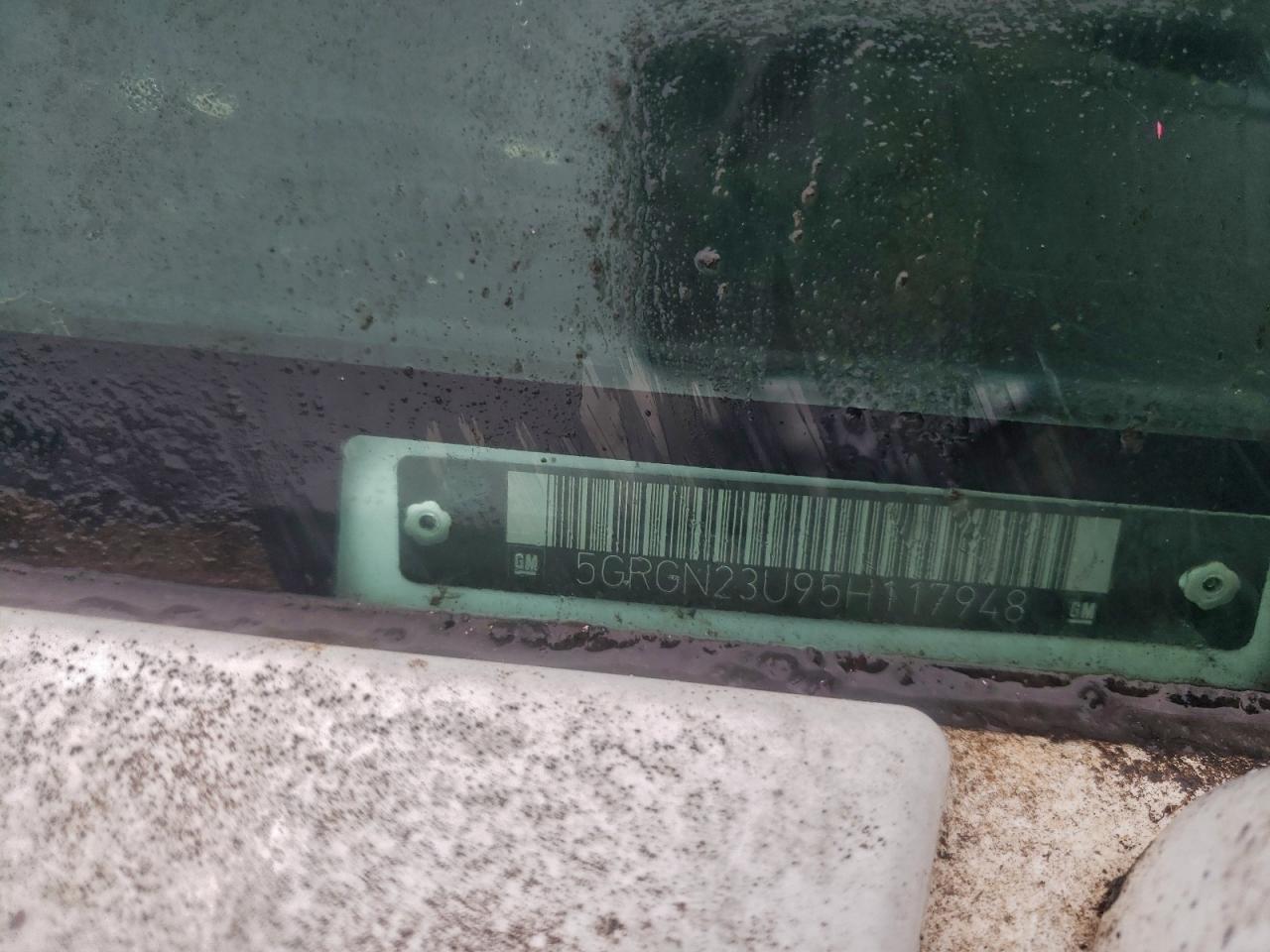 2005 Hummer H2 VIN: 5GRGN23U95H117948 Lot: 94677305