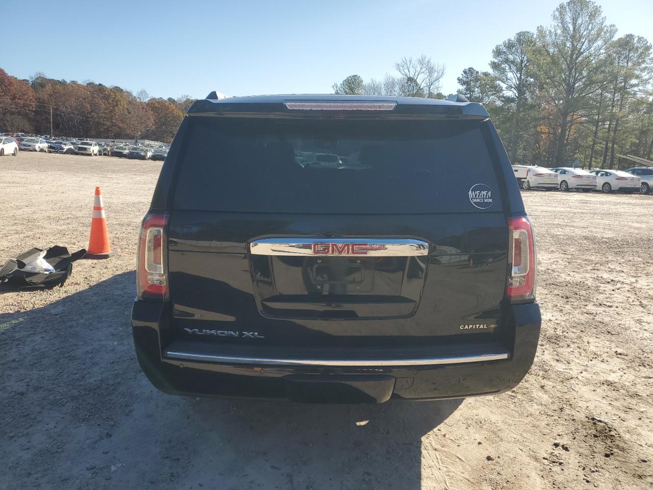 2018 GMC Yukon Xl Denali VIN: 1GKS2HKJ0JR122673 Lot: 92408105