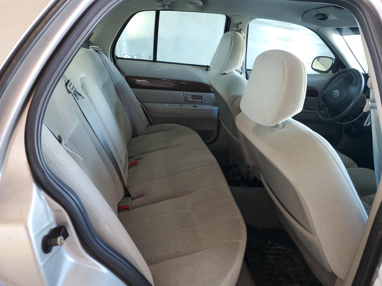 2004 Mercury Grand Marquis Gs VIN: 2MEFM74W74X623434 Lot: 92672305