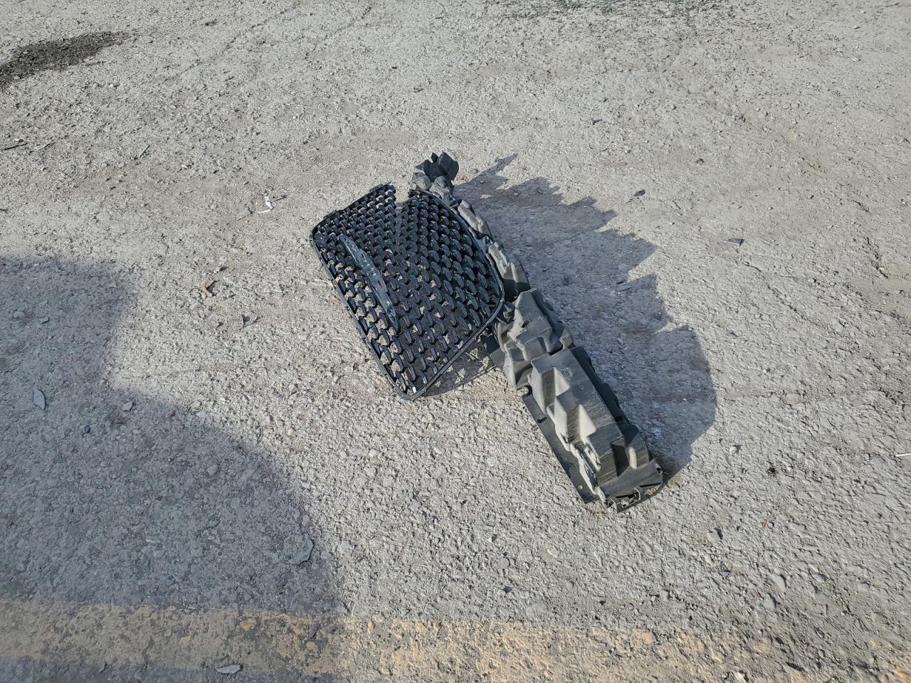 2019 Chrysler 300 S VIN: 2C3CCABG8KH573302 Lot: 94805985