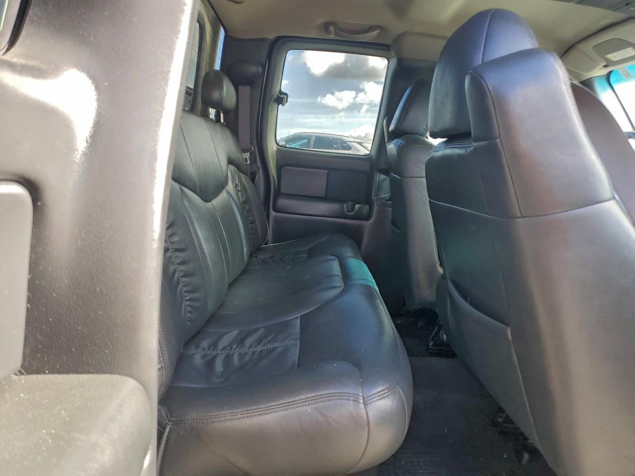 2000 Chevrolet Silverado K1500 VIN: 2GCEK19T1Y1281504 Lot: 94128735