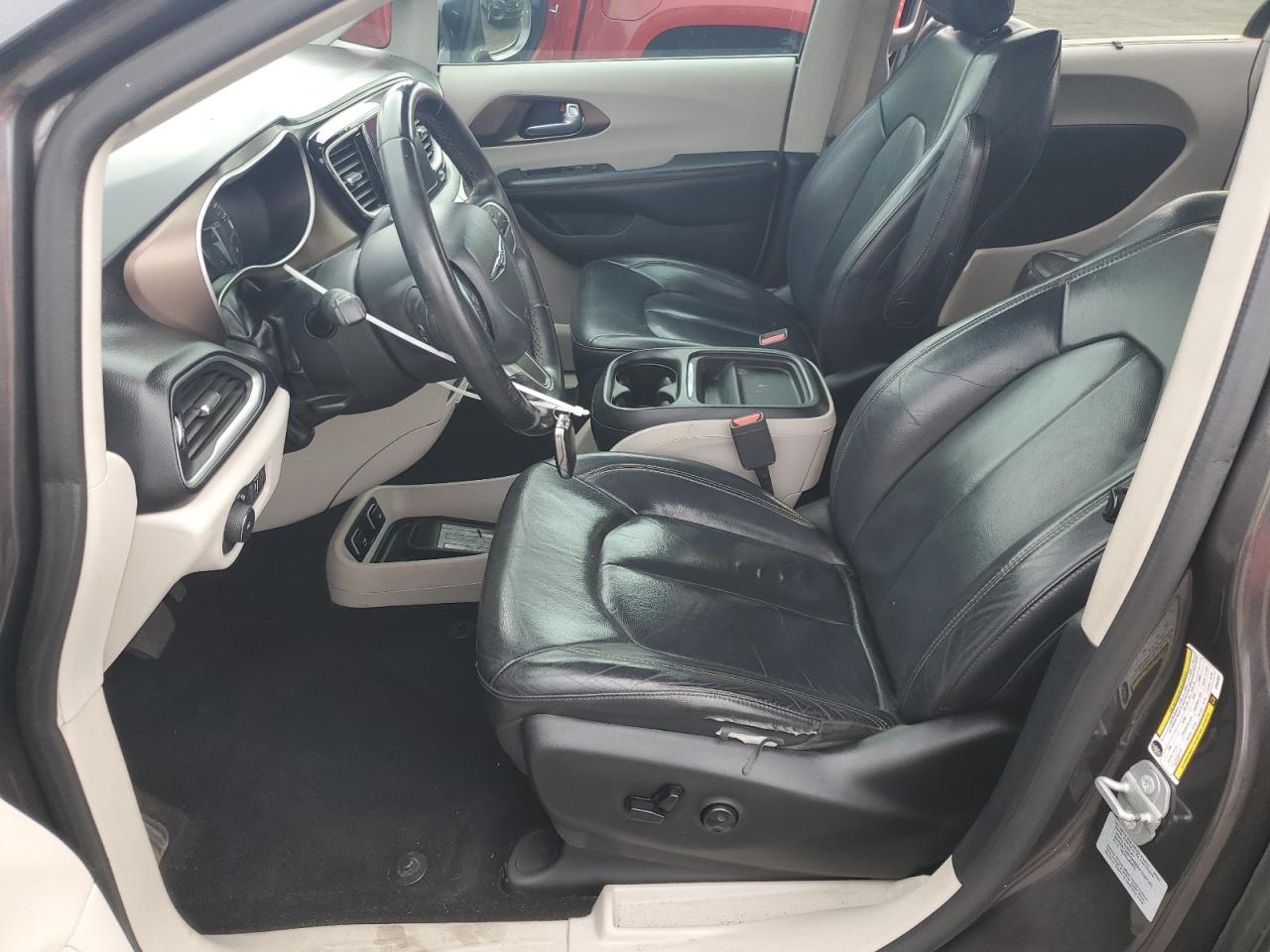 2017 Chrysler Pacifica Touring L VIN: 2C4RC1BG0HR655002 Lot: 92198495