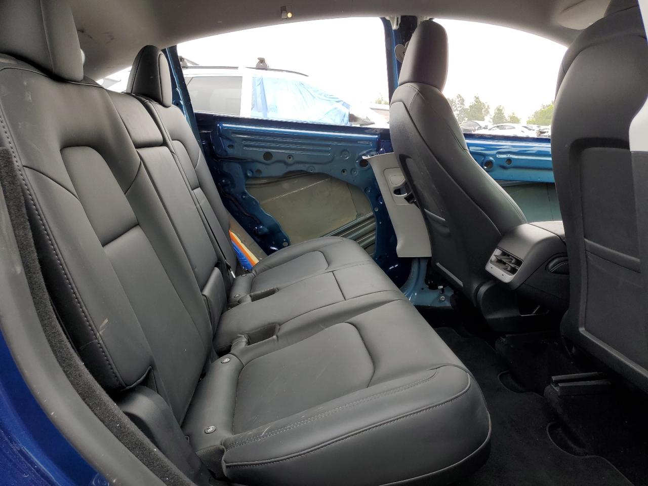 2023 Tesla Model Y VIN: 7SAYGDEE1PA207468 Lot: 92437665