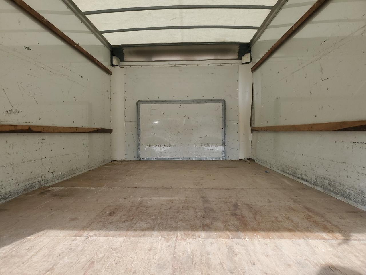 2023 Ford Econoline - Box Truck VIN: 1FDWE3FN2PDD17826 Lot: 95113325