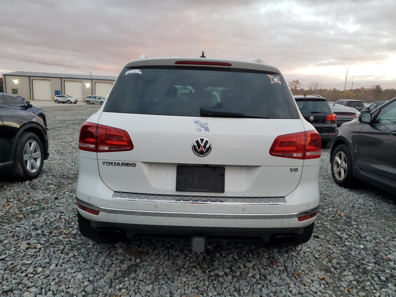 2017 Volkswagen Touareg Wolfsburg VIN: WVGRF7BP9HD006615 Lot: 93273045