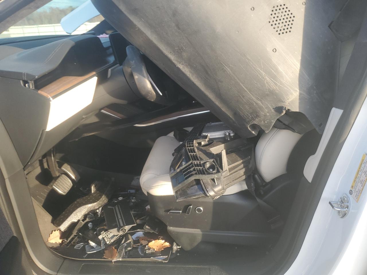 2022 Tesla Model X VIN: 7SAXCBE54NF328832 Lot: 92342665