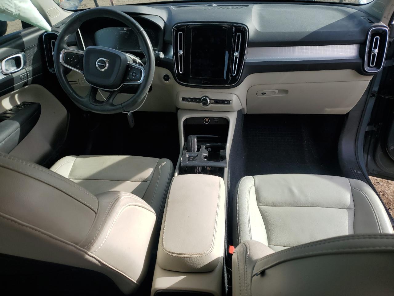 2020 Volvo Xc40 T5 Momentum VIN: YV4162UK5L2325825 Lot: 91810395