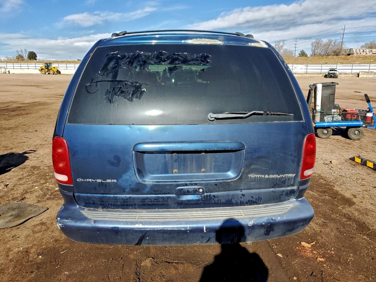 2000 Chrysler Town & Country Lx VIN: 1C4GP44G1YB515226 Lot: 93920325