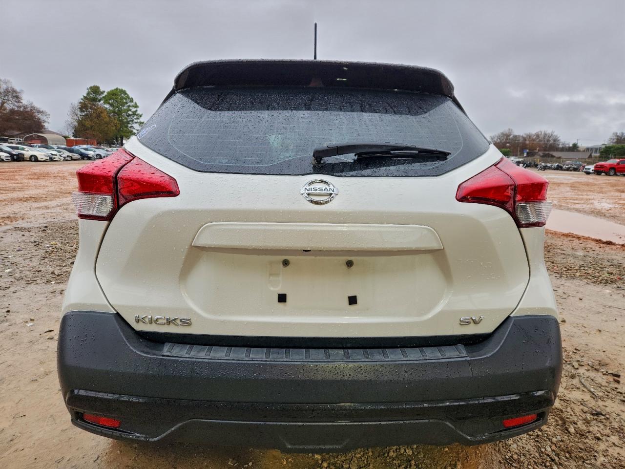 2018 Nissan Kicks S VIN: 3N1CP5CU3JL529129 Lot: 94256405