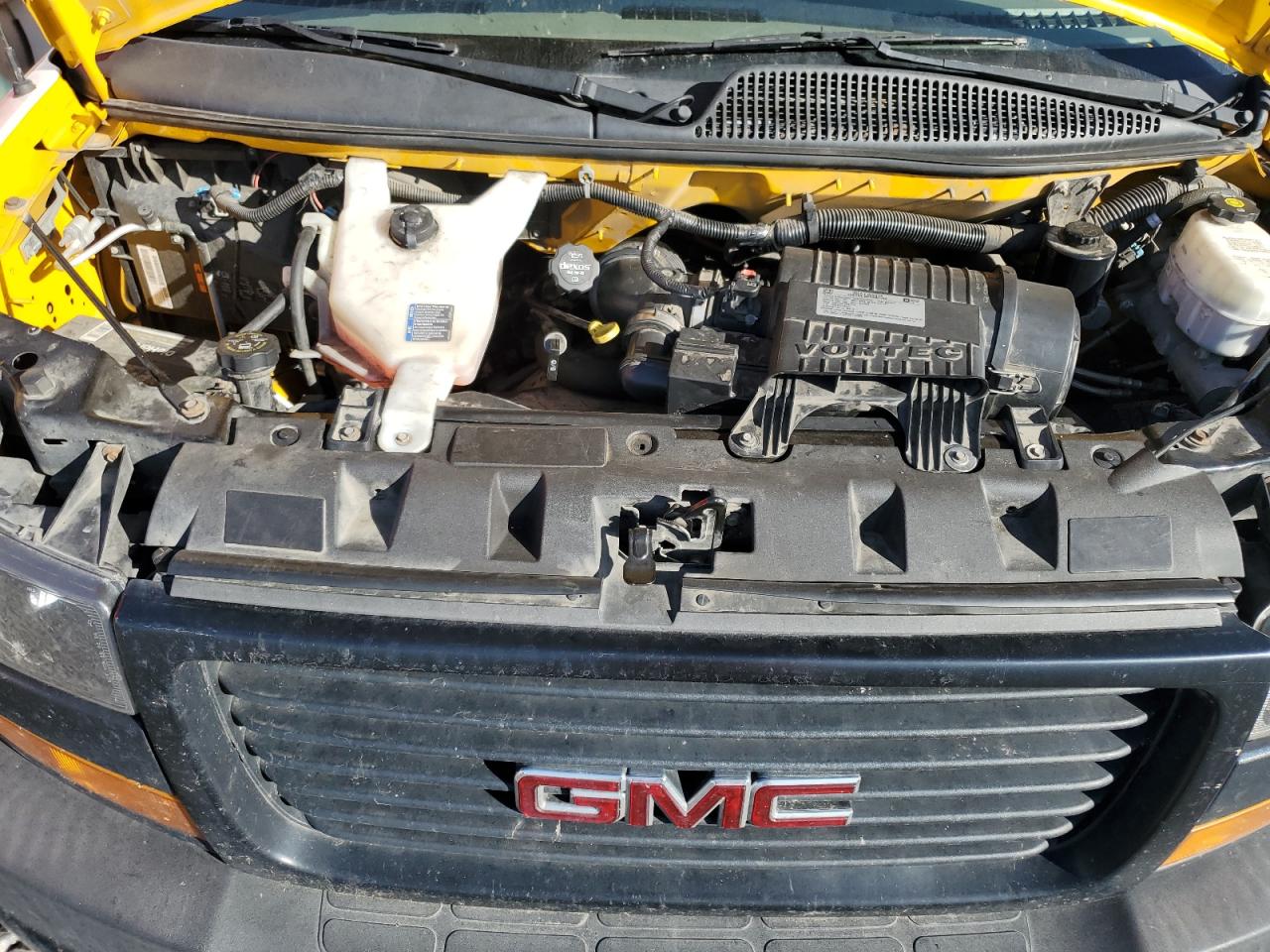 2018 GMC Savana Box Truck VIN: 7GZ37TCG6JN900685 Lot: 90301285