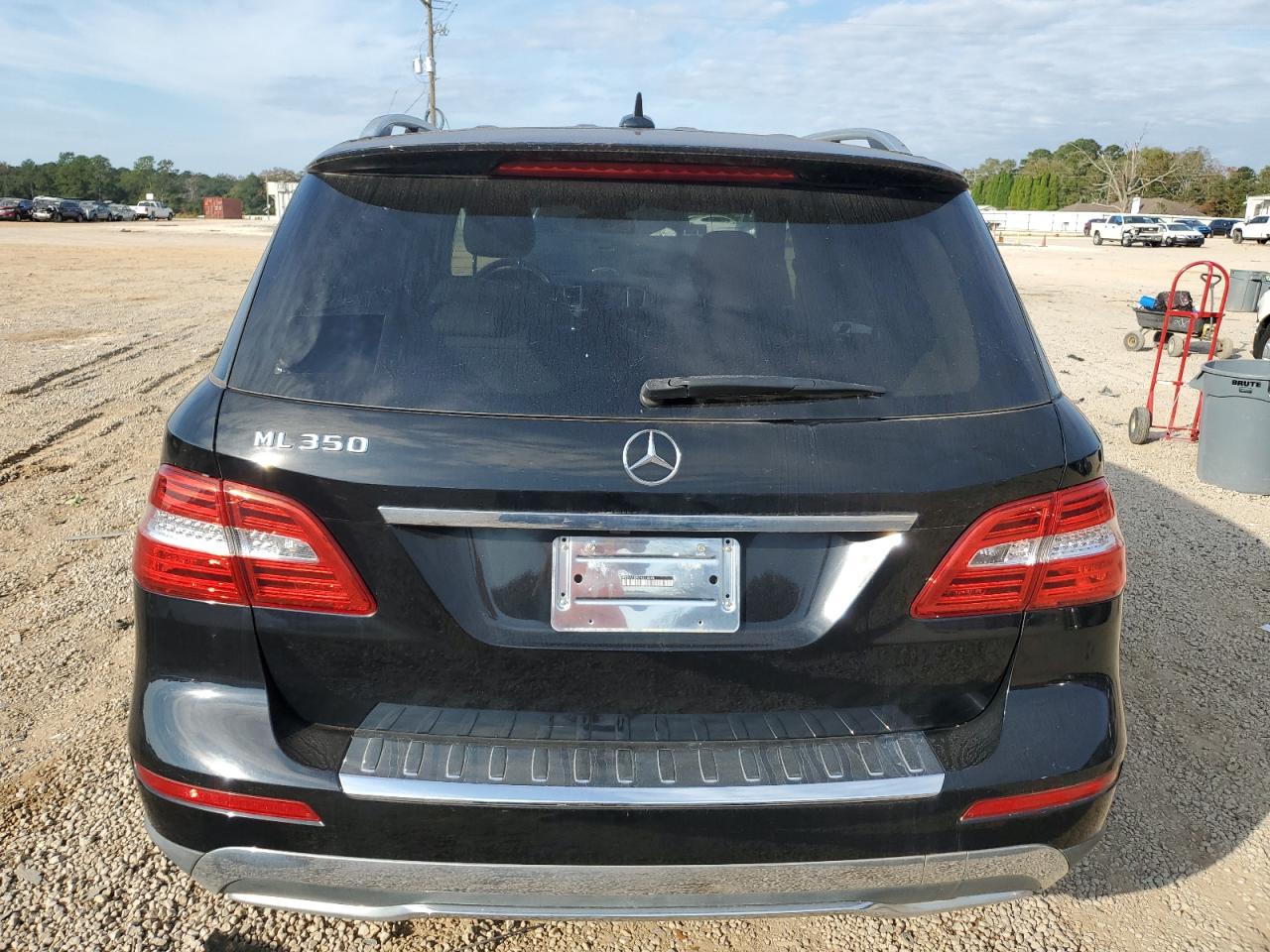 2015 Mercedes-Benz Ml 350 VIN: 4JGDA5JB9FA518098 Lot: 92887825