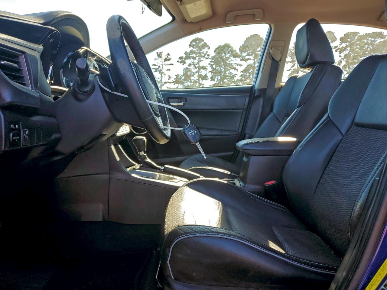 2015 Toyota Corolla L VIN: 5YFBURHE6FP319466 Lot: 94371755