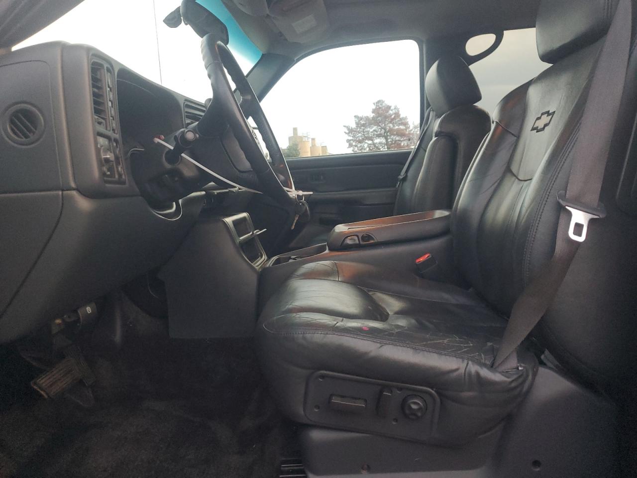 2002 Chevrolet Avalanche K1500 VIN: 3GNEK13T62G302832 Lot: 85435175