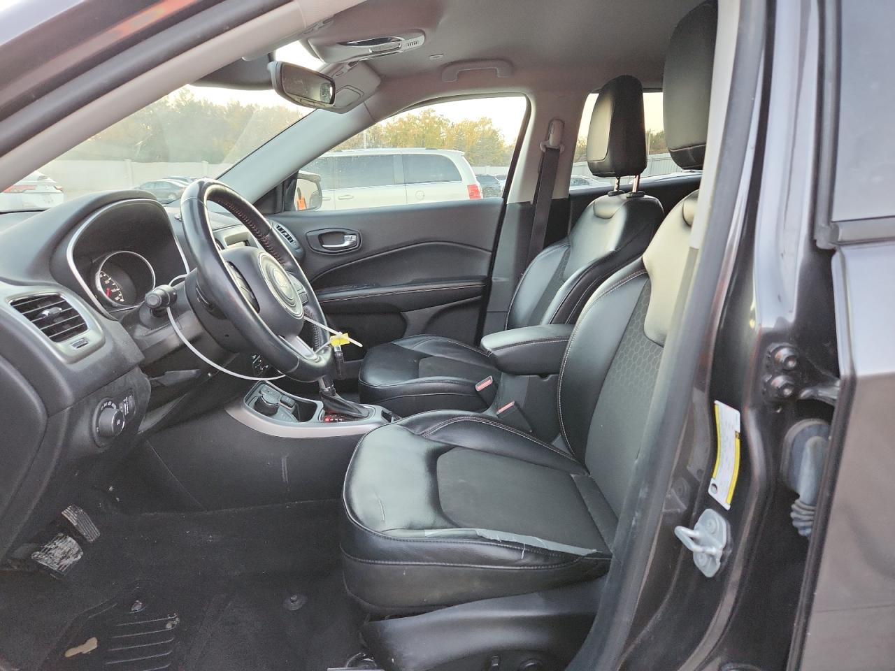 2018 Jeep Compass Latitude VIN: 3C4NJDBB8JT185640 Lot: 91200915