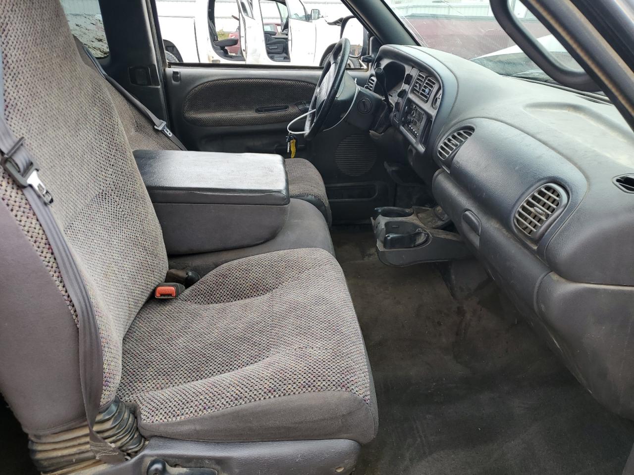 2001 Dodge Ram 1500 VIN: 1B7HC13Y41J608410 Lot: 91480565