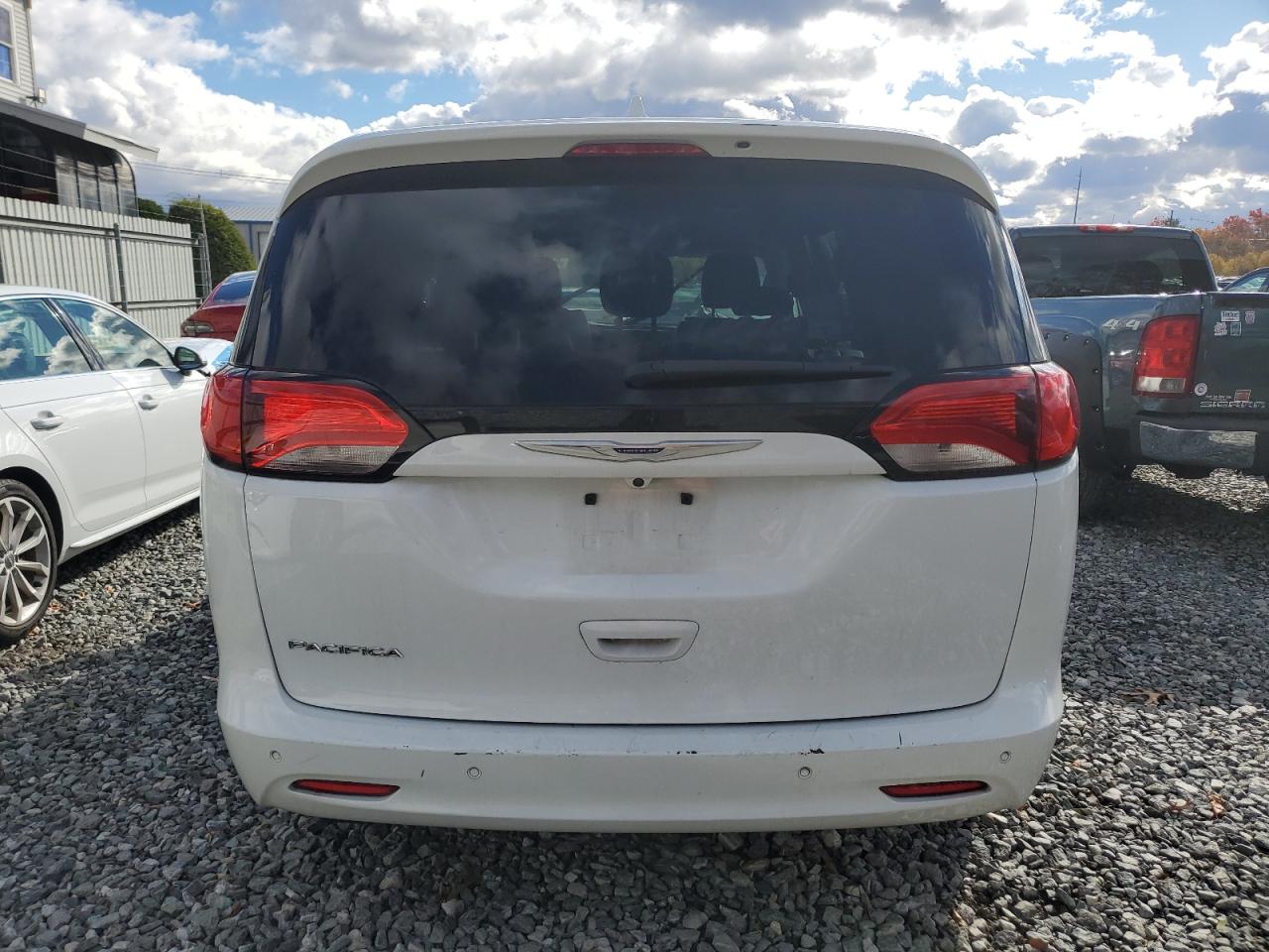 2019 Chrysler Pacifica Touring L VIN: 2C4RC1BG0KR650180 Lot: 91600305