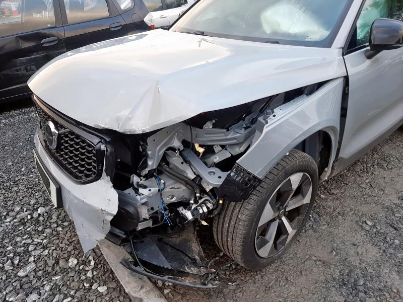 2024 VOLVO XC40 2.0 B3P PLUS DARK 5DR AUTO