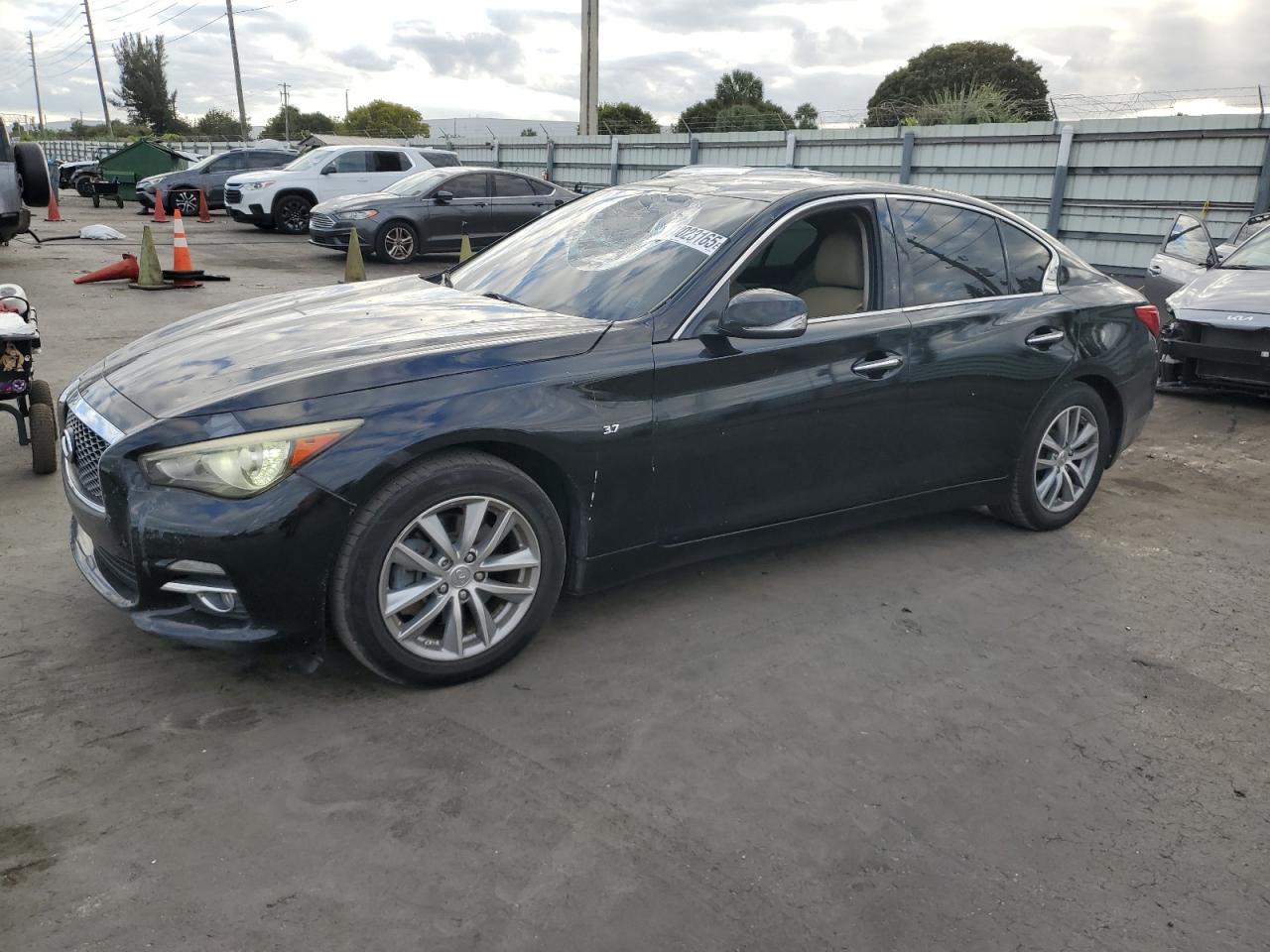 2015 Infiniti Q50 Base