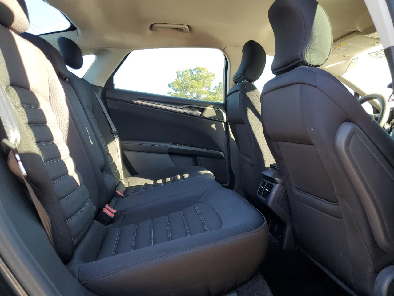 2015 Ford Fusion Se VIN: 1FA6P0H73F5115832 Lot: 92575995