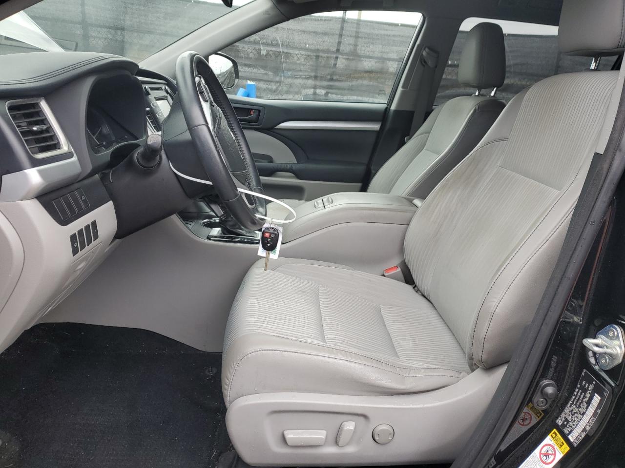 2014 Toyota Highlander Le VIN: 5TDBKRFH4ES070383 Lot: 93438345