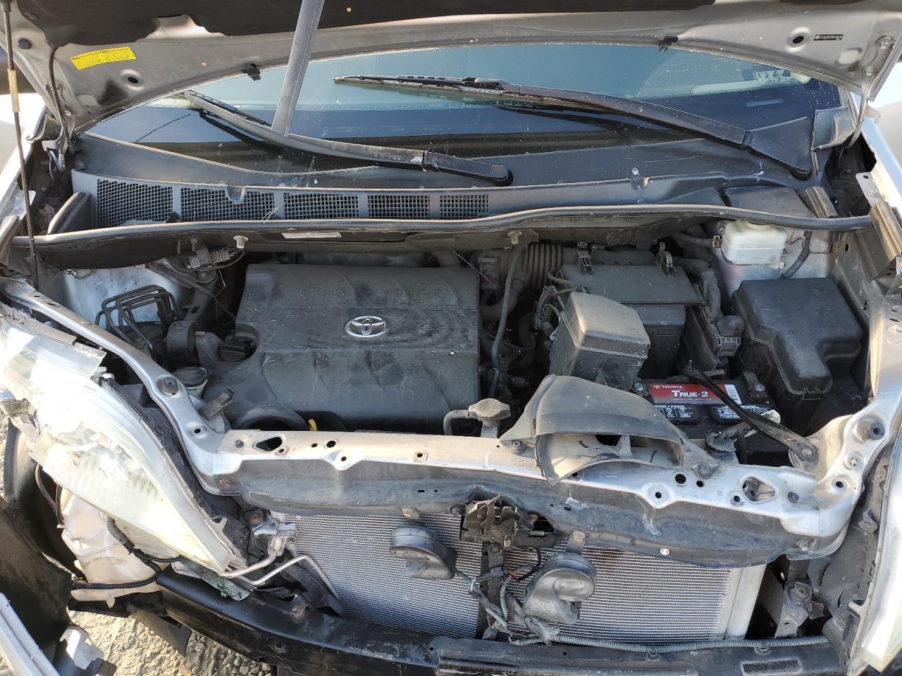 2011 Toyota Sienna VIN: 5TDZK3DC9BS040018 Lot: 92837365