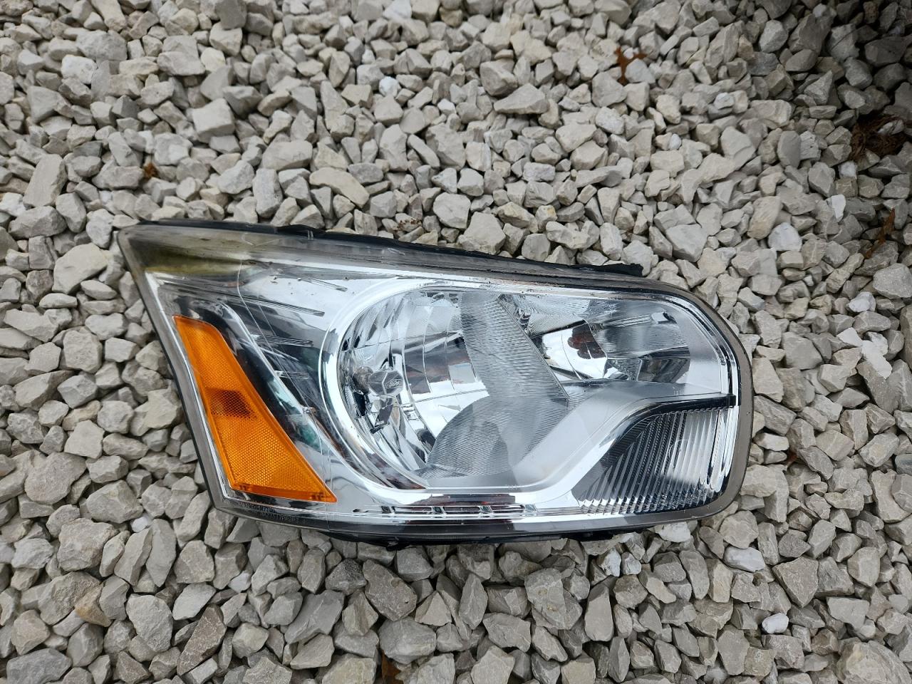 2022 Ford Transit Utility / Service Truck VIN: 1FDBW5P83NKA07662 Lot: 90513655