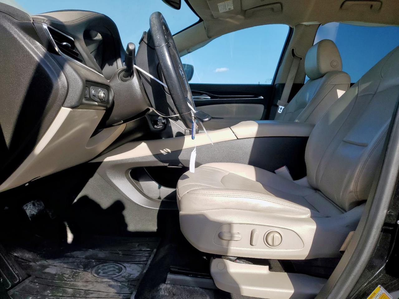 2018 Buick Enclave Essence VIN: 5GAERBKW1JJ247968 Lot: 92499295