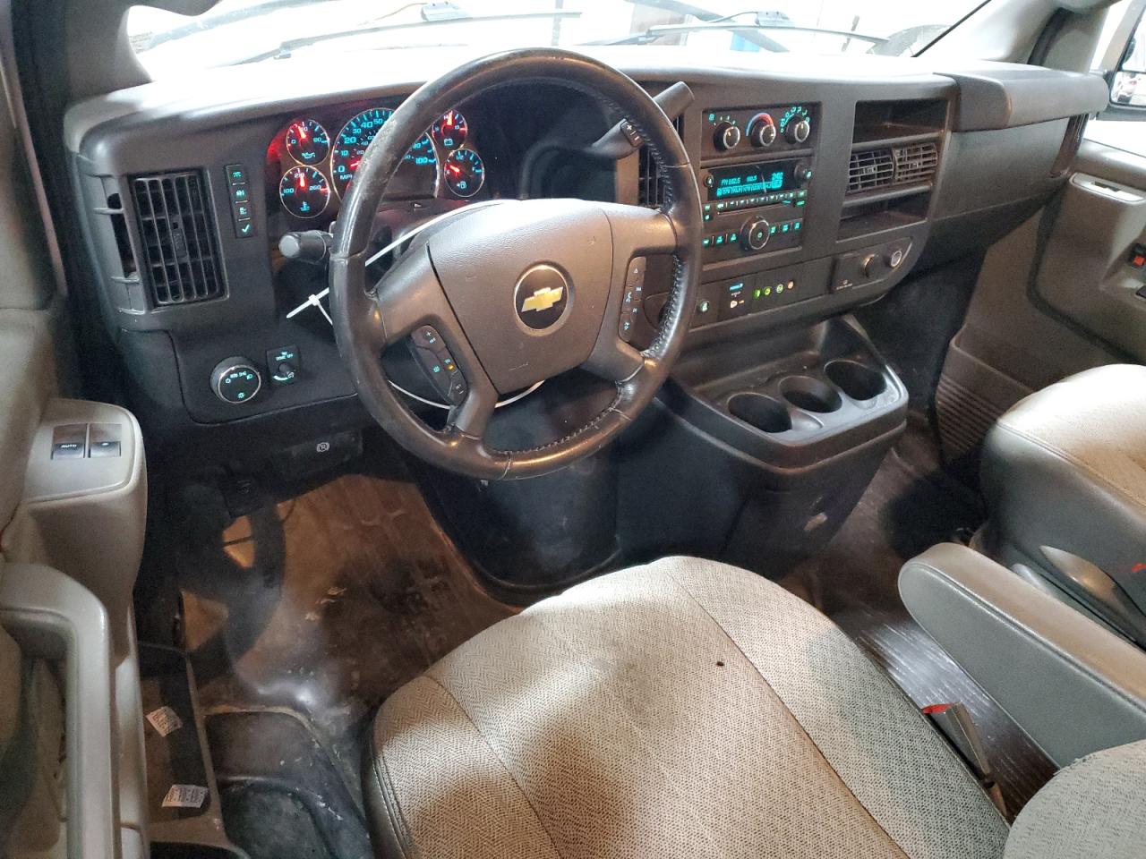 2020 Chevrolet Express G2500 VIN: 1GCWGBFG9L1263267 Lot: 92263195