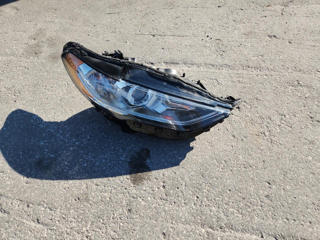 2020 Ford Fusion Se VIN: 3FA6P0LU5LR215405 Lot: 93619065