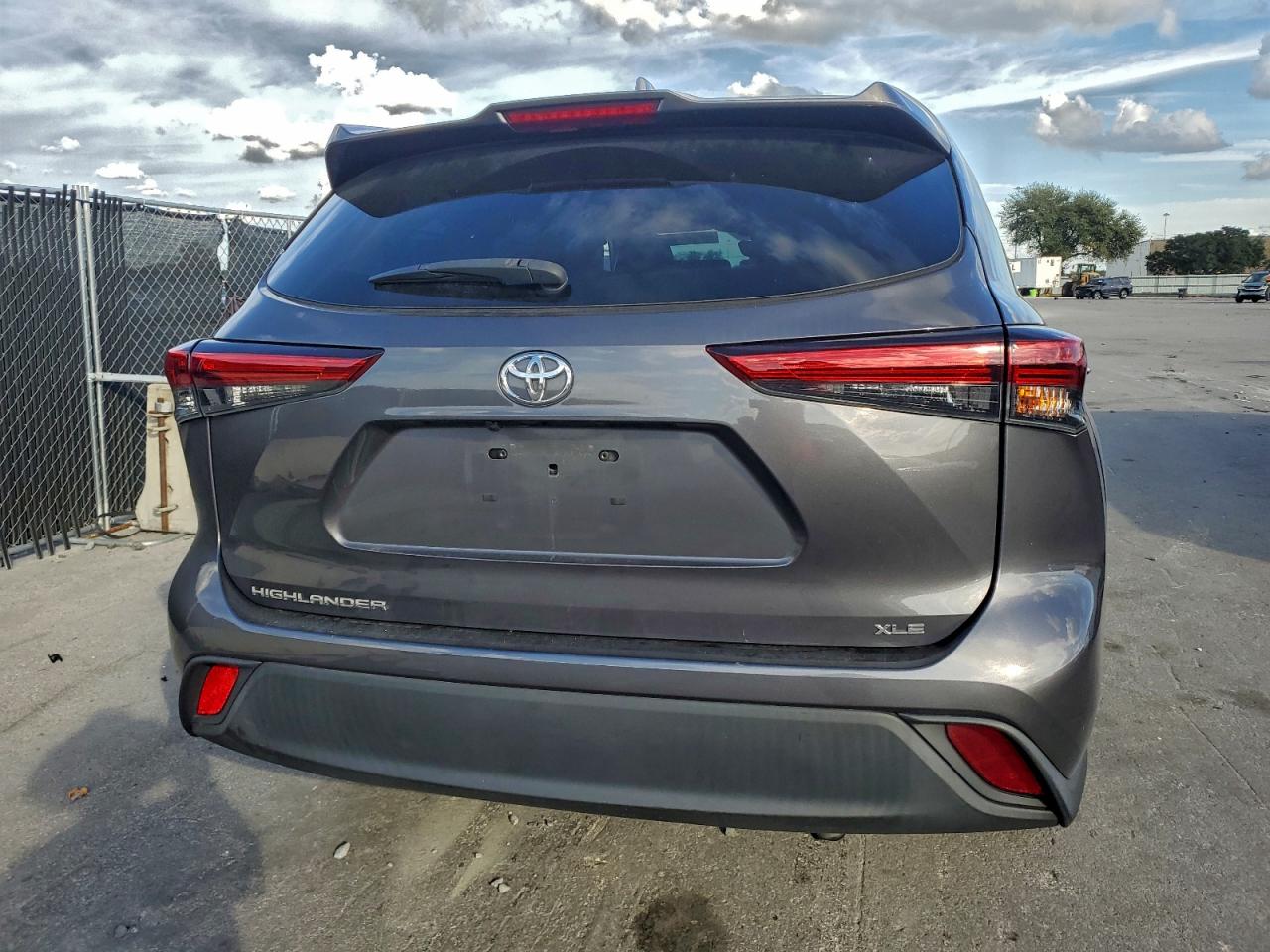 2021 Toyota Highlander Xle VIN: 5TDGZRAH2MS044324 Lot: 94747755