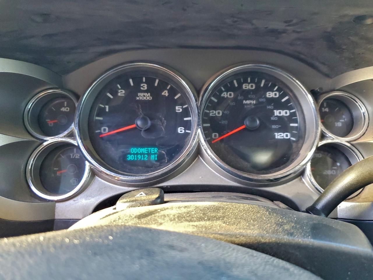 2008 Chevrolet Silverado C1500 VIN: 2GCEC19C581327784 Lot: 93272805