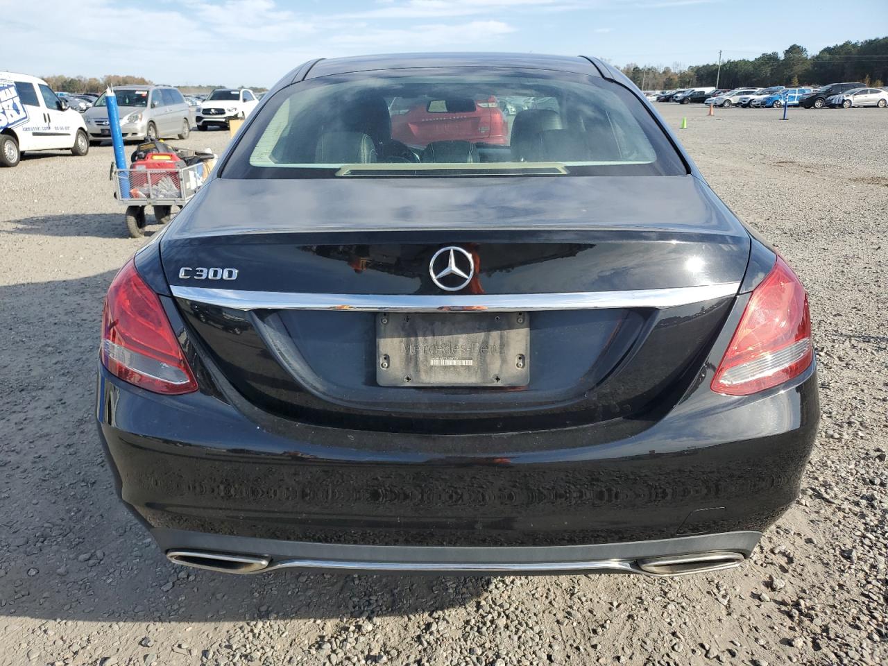 2015 Mercedes-Benz C 300 VIN: 55SWF4JB7FU088330 Lot: 92912335