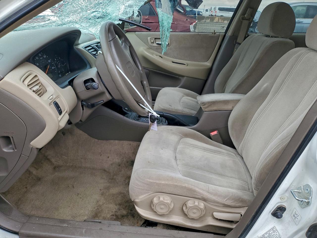 2000 Honda Accord Lx VIN: 1HGCG5647YA005574 Lot: 93307155