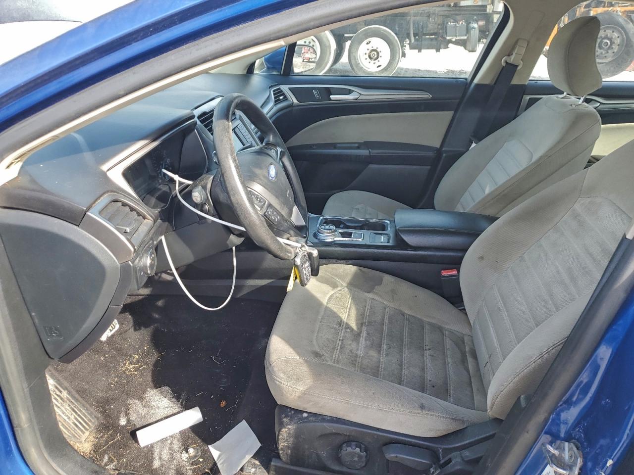 2017 Ford Fusion S VIN: 3FA6P0G72HR205054 Lot: 94153705