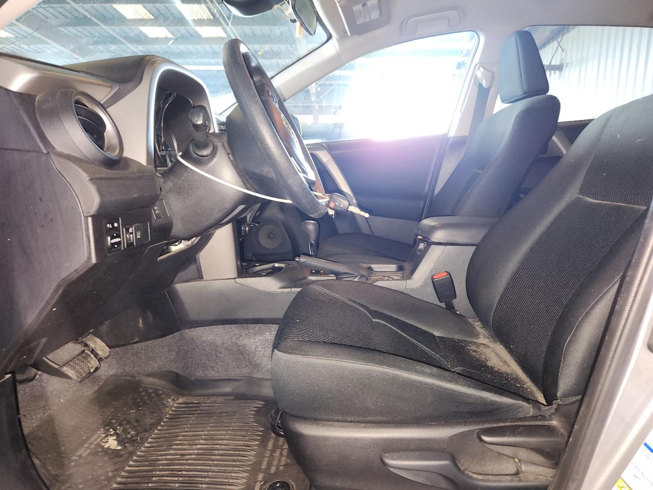 2017 Toyota Rav4 Le VIN: 2T3BFREV6HW590745 Lot: 92937665