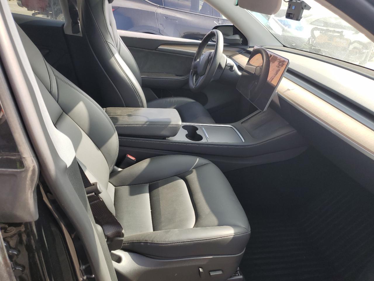 2024 Tesla Model Y VIN: 7SAYGDEEXRA263234 Lot: 90644805