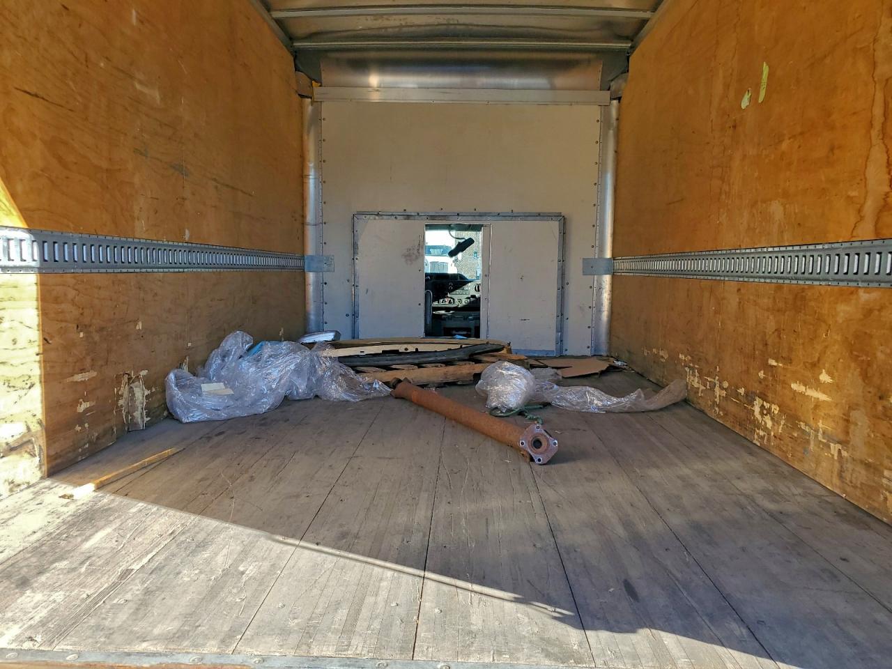 2018 Ford Econoline E350 Super Duty Cutaway Van VIN: 1FDWE3F69JDC38251 Lot: 91231215