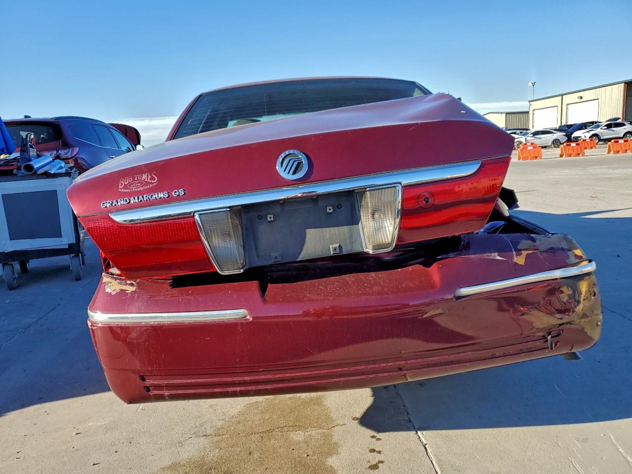 2004 Mercury Grand Marquis Gs VIN: 2MEFM74W44X668394 Lot: 94500025