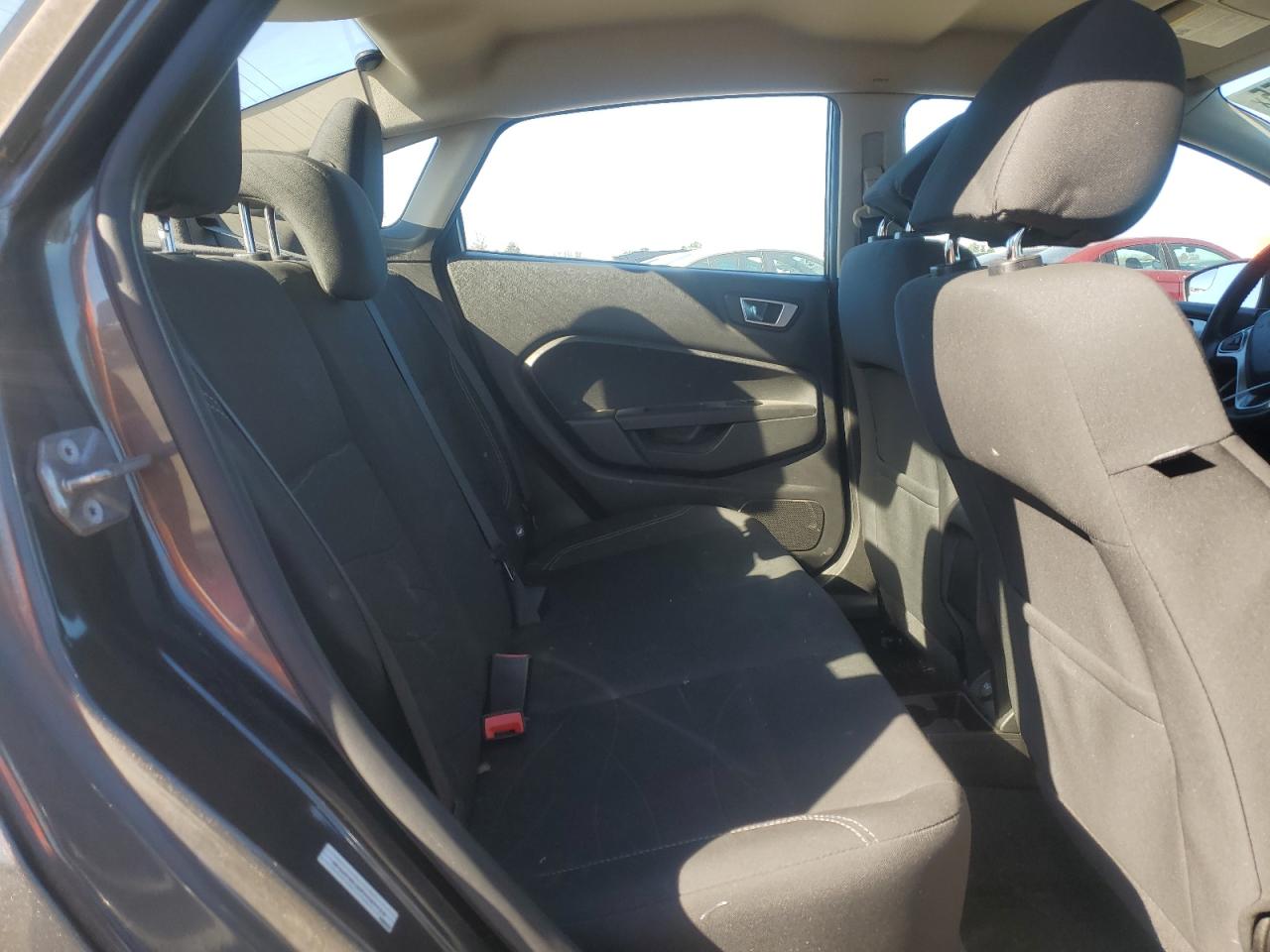 2015 Ford Fiesta Se VIN: 3FADP4BJ2FM189918 Lot: 92988955