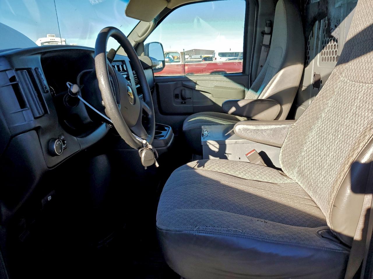 2015 Chevrolet Express G2500 VIN: 1GCWGFCG6F1208520 Lot: 93701295