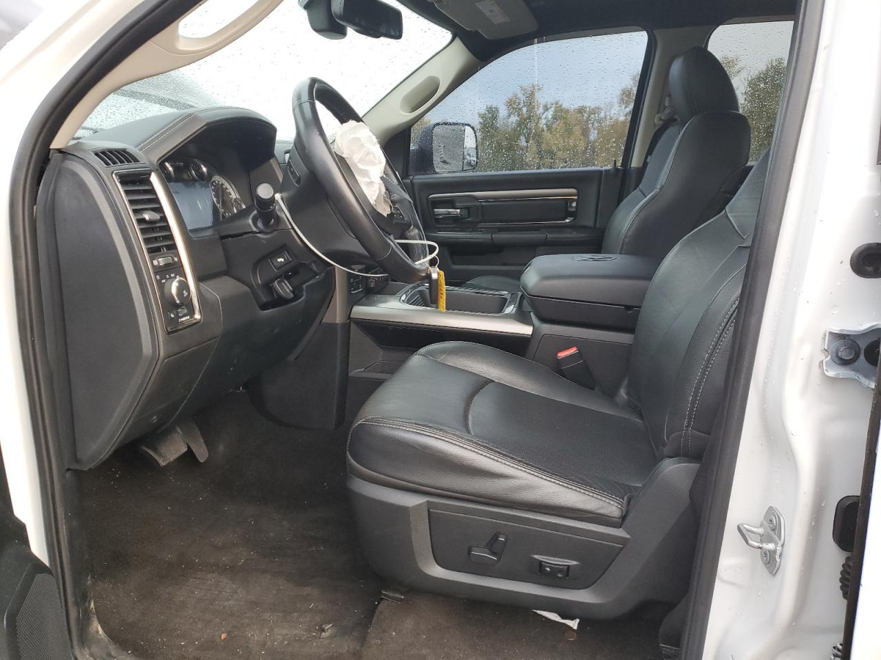 2017 Ram 1500 Sport VIN: 1C6RR7MT4HS749062 Lot: 92842575