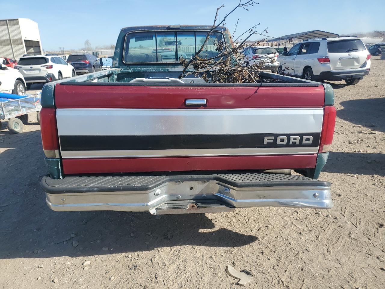 1990 Ford F150 VIN: 2FTDF15Y4LCB32261 Lot: 91133555