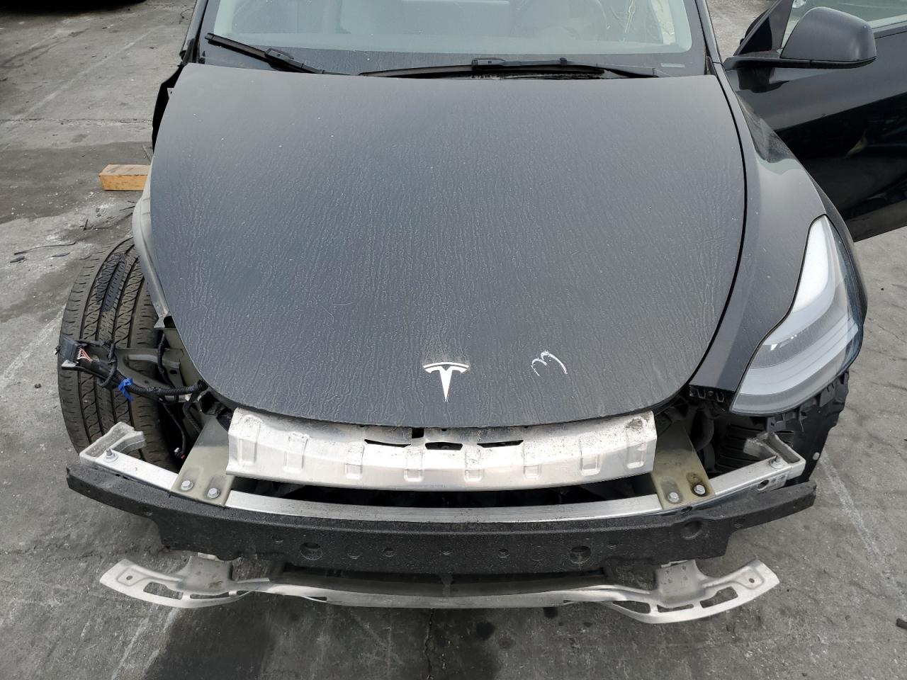 2024 Tesla Model Y VIN: 7SAYGDEEXRF014516 Lot: 90508045