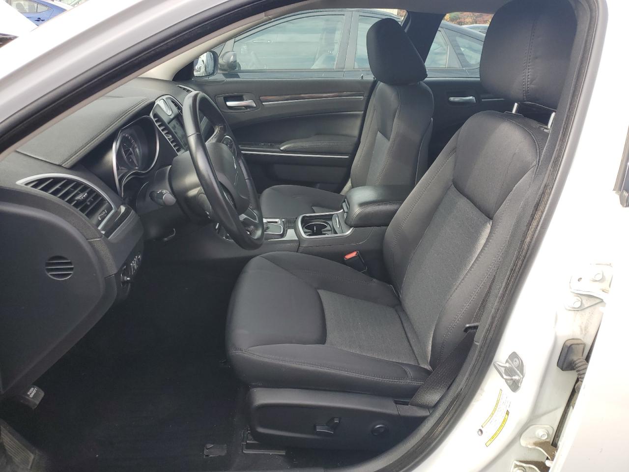 2019 Chrysler 300 Touring VIN: 2C3CCARG1KH581151 Lot: 90686175