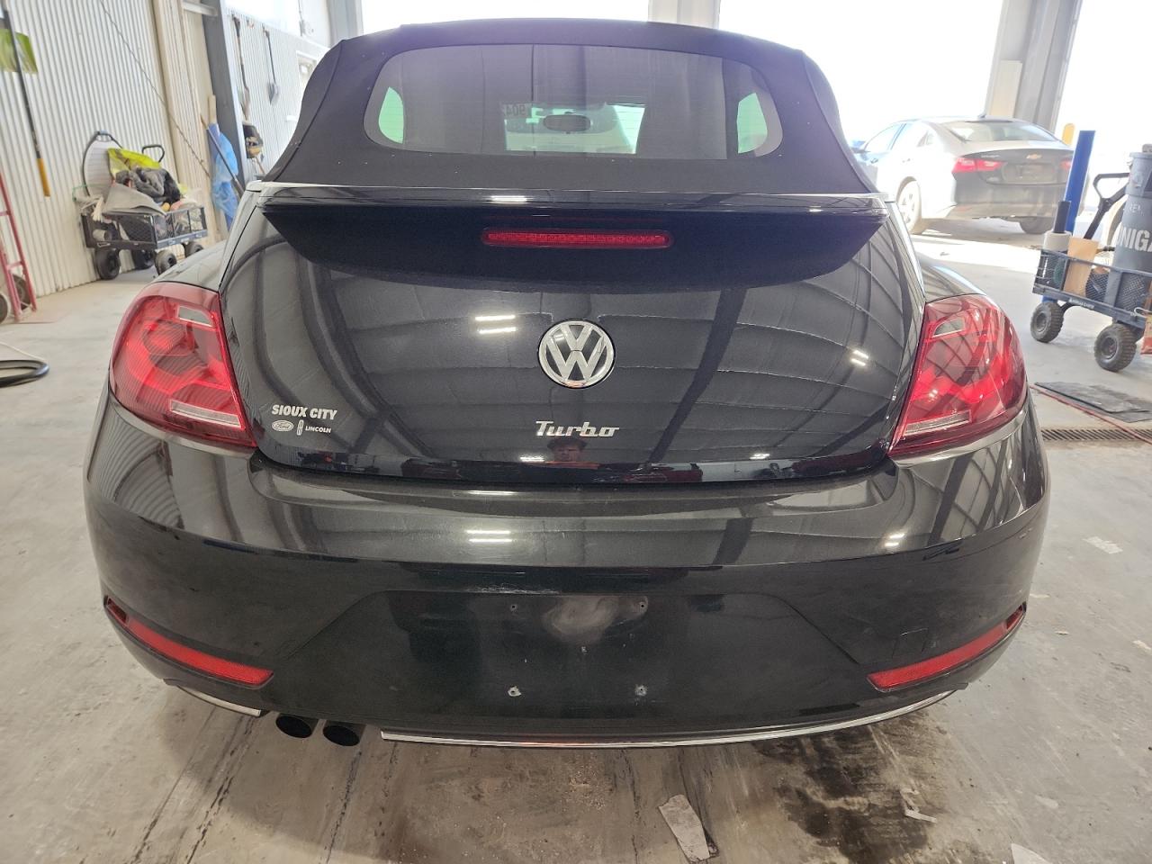 2019 Volkswagen Beetle S VIN: 3VW5DAAT8KM500199 Lot: 90429205