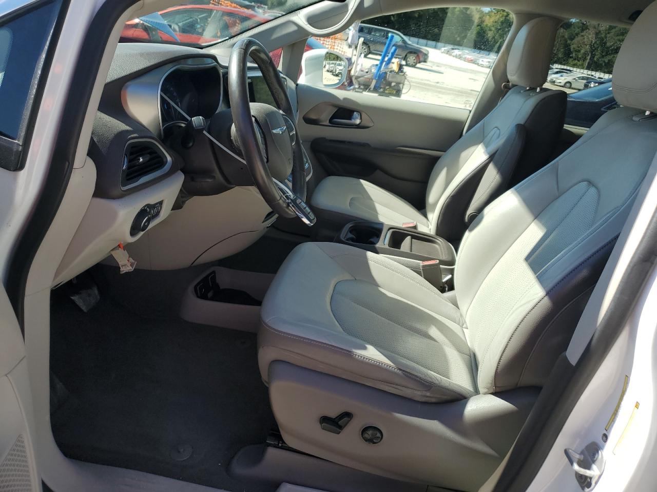 2018 Chrysler Pacifica Touring L VIN: 2C4RC1BG1JR174942 Lot: 92103465